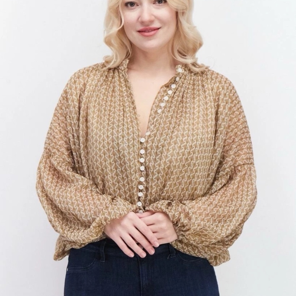 KOURT Chic Button-Up Blouse in Gold